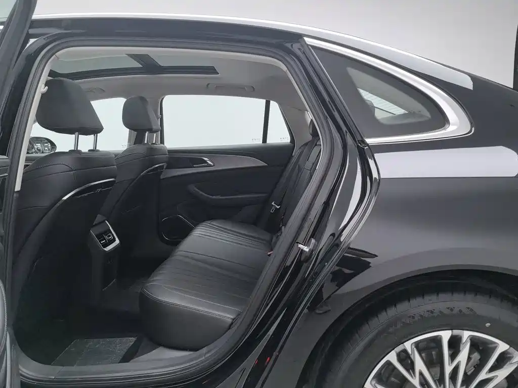 Hongqi Hongqi H5 — миниатюра 15