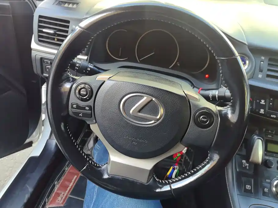 Lexus CT — миниатюра 15