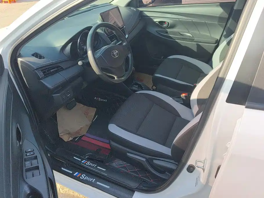 Toyota Yaris L — миниатюра 9