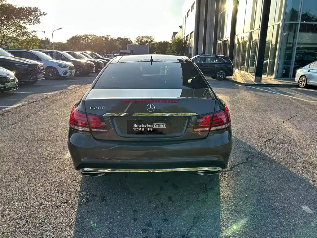 Mercedes-Benz E-Class (Import) — миниатюра 6