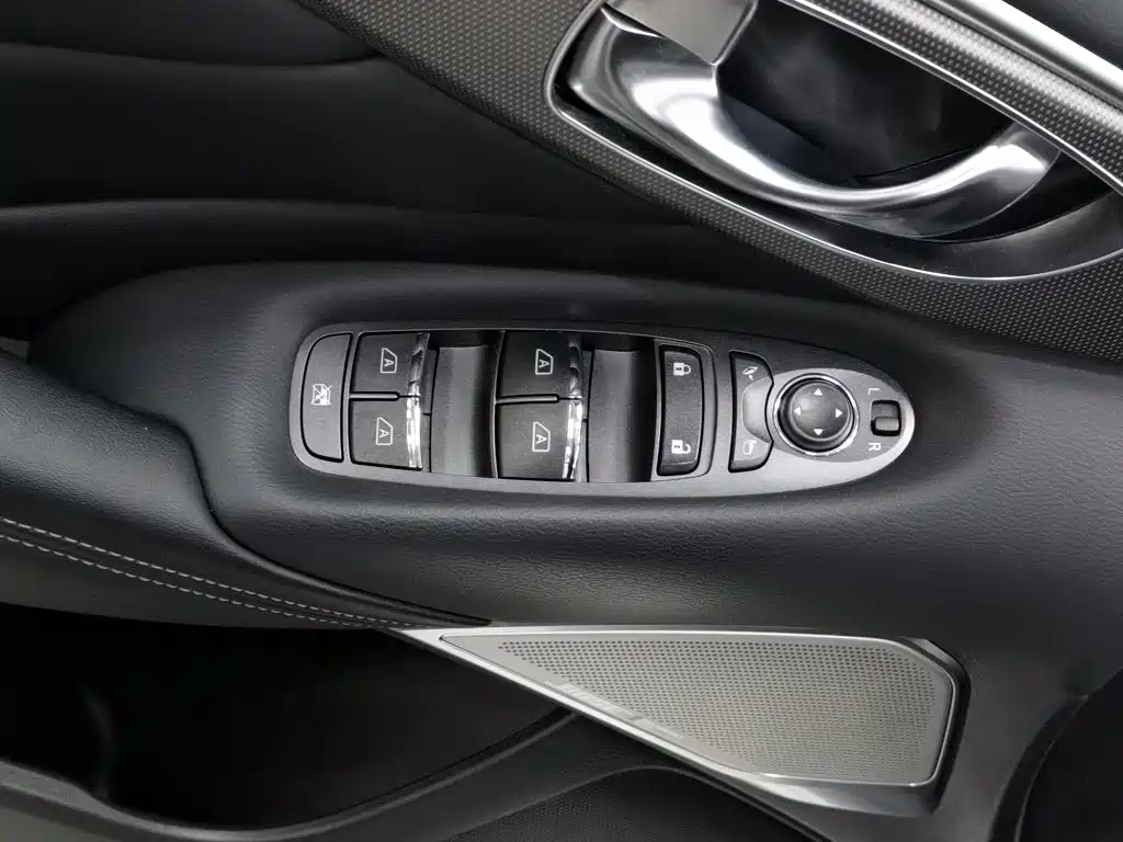 Infiniti Q50L — миниатюра 9