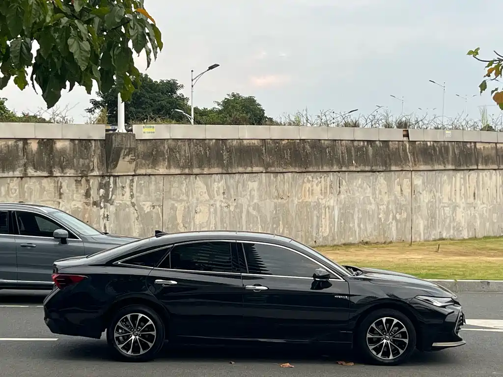 Toyota Avalon — миниатюра 8