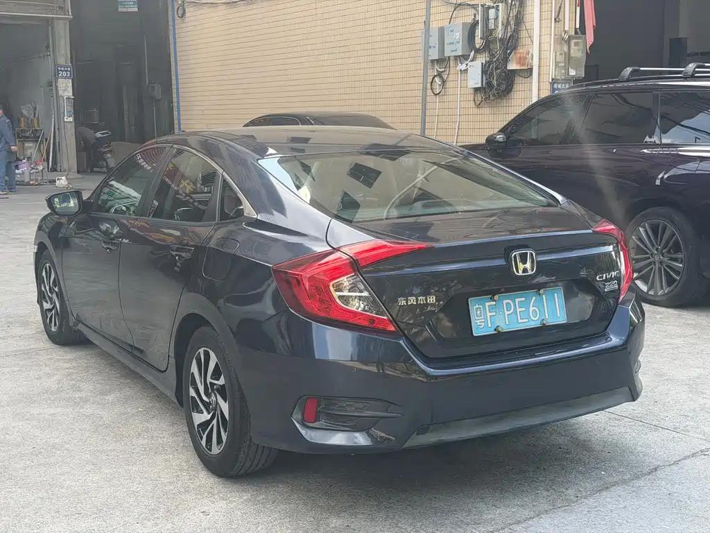 Honda Civic — миниатюра 6