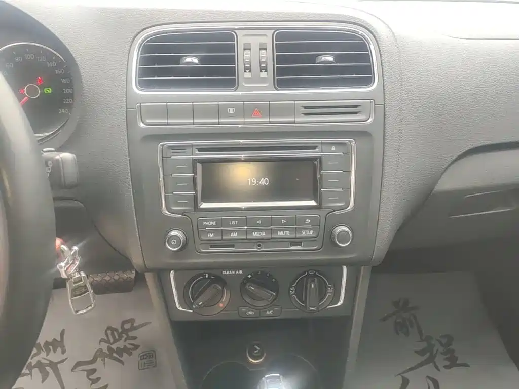 Volkswagen Polo — миниатюра 13