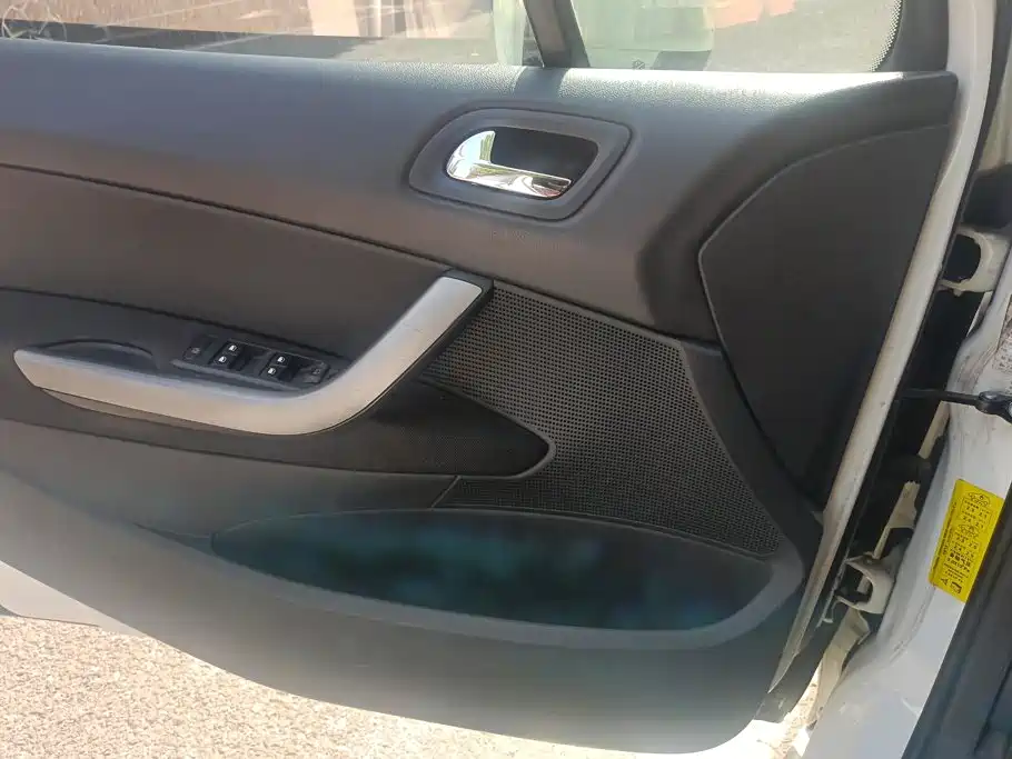 Peugeot 408 — миниатюра 7