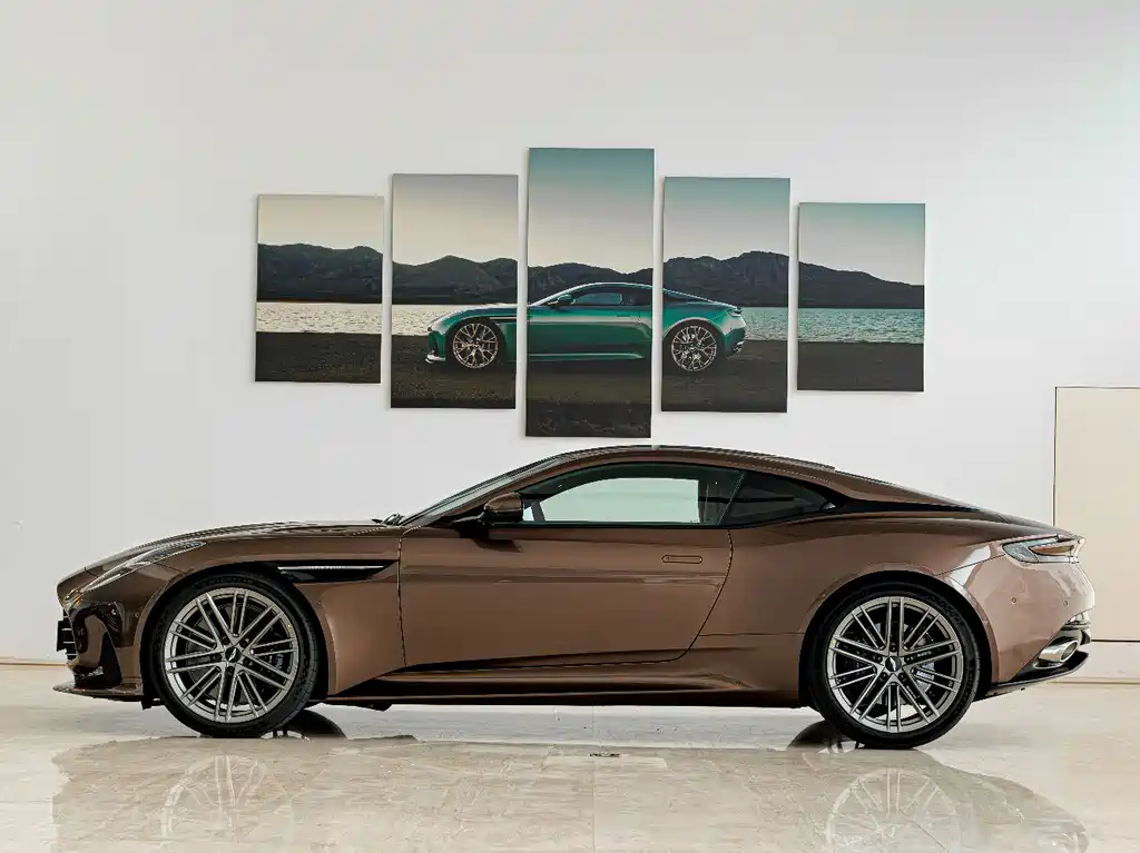 Aston Martin DB12 2025 4.0T V8 Coupe