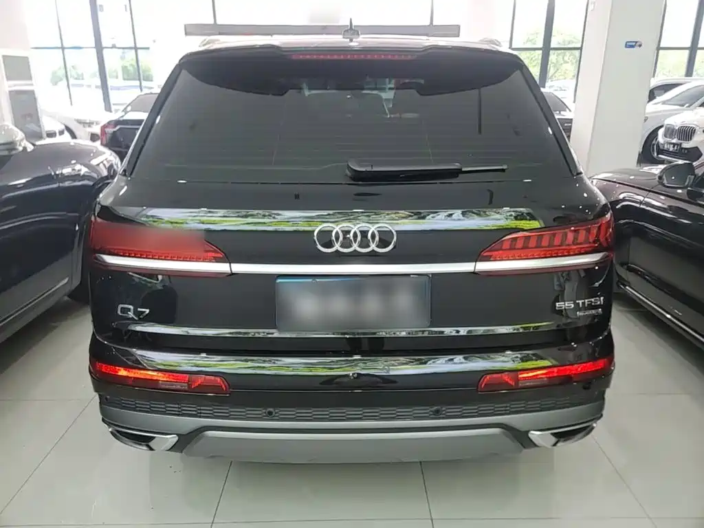 Audi Q7 — миниатюра 6