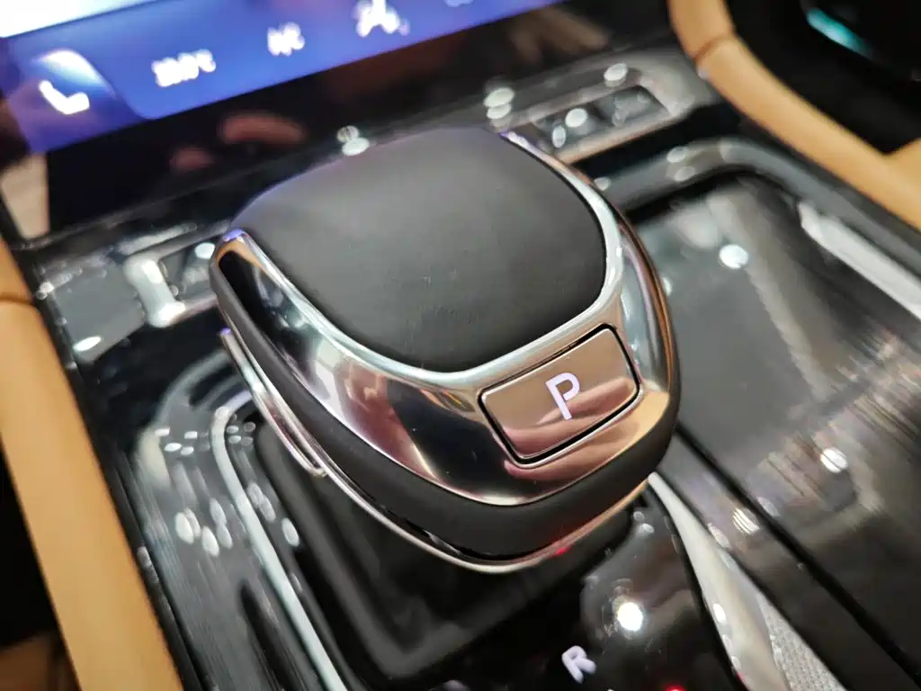 Hongqi Hongqi H5 — миниатюра 14