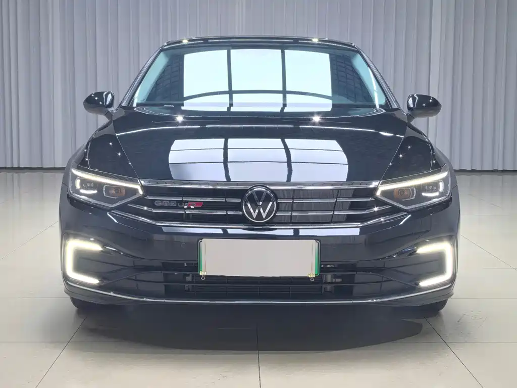 Volkswagen Magotan PHEV — миниатюра 6