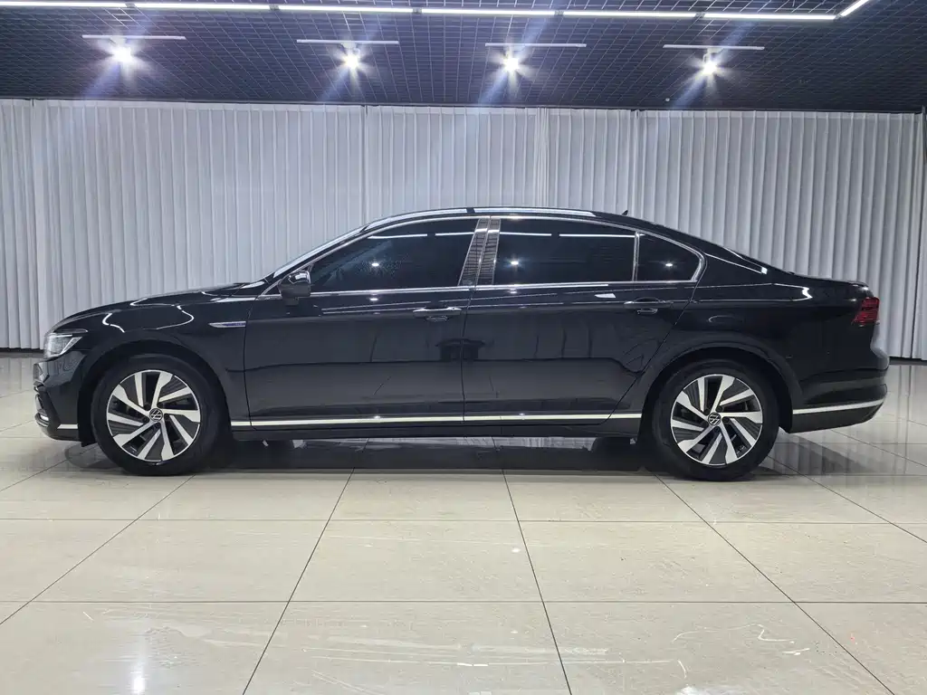 Volkswagen Magotan PHEV — миниатюра 8