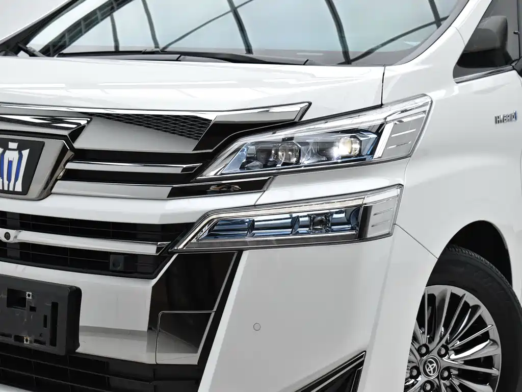 Toyota Vellfire — миниатюра 5