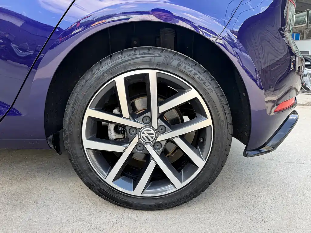 Volkswagen Golf — миниатюра 12