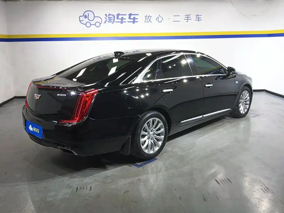 CADILLAC XTS