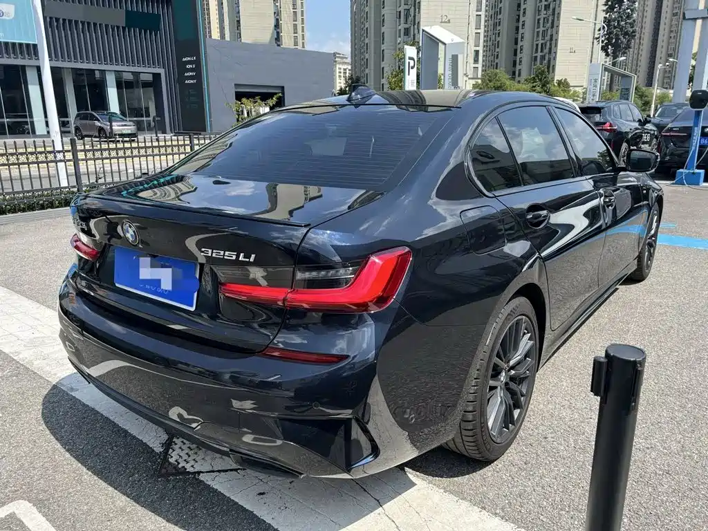 BMW 3 Series — миниатюра 3