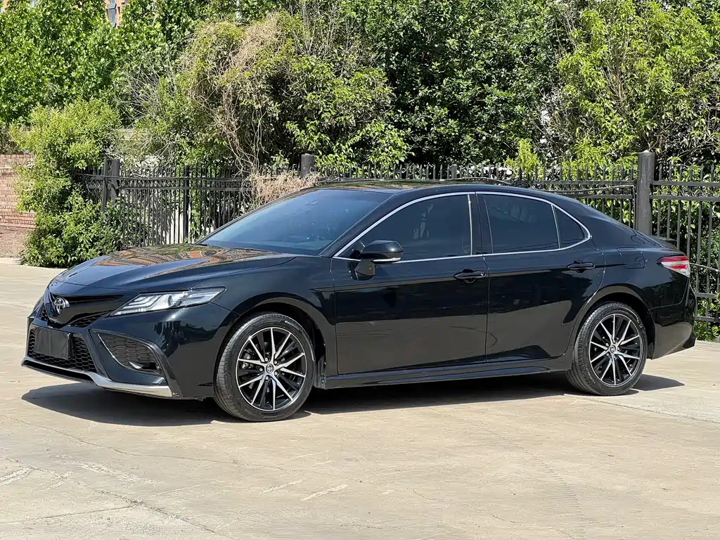 Купить Toyota Camry
