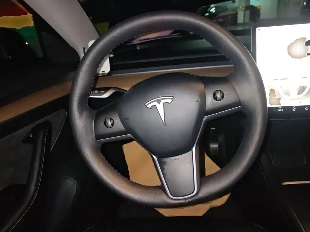 Tesla Model 3 — миниатюра 11
