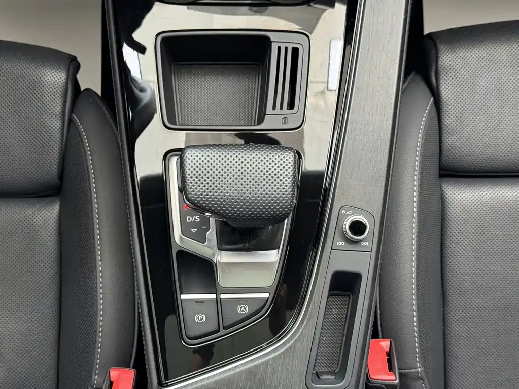 Audi A4L — миниатюра 15