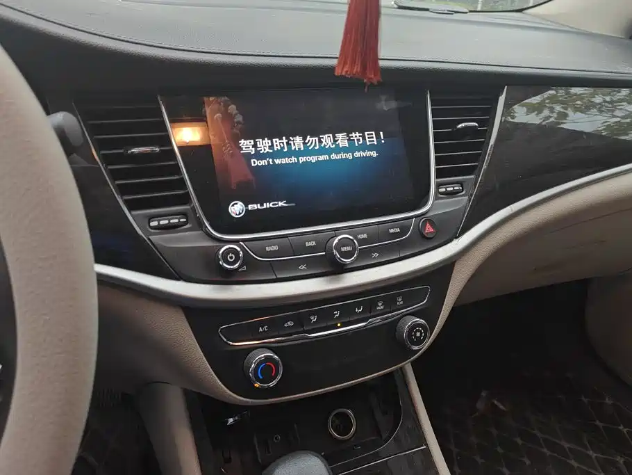 Buick Verano — миниатюра 13