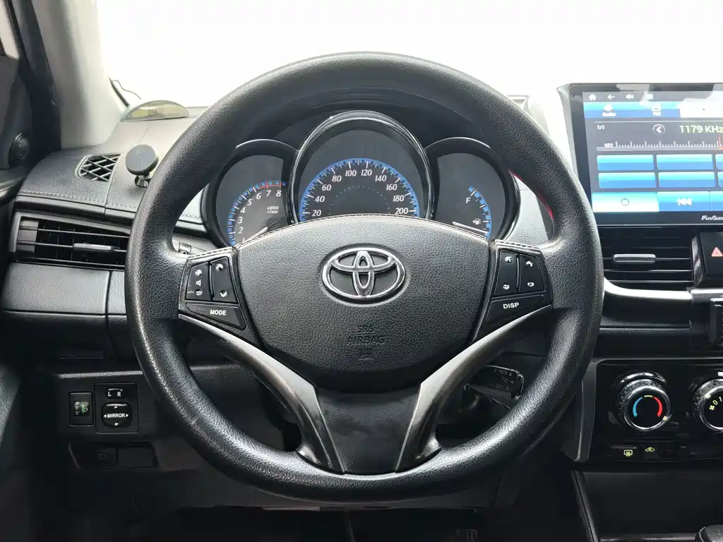 Toyota Yaris L — миниатюра 26