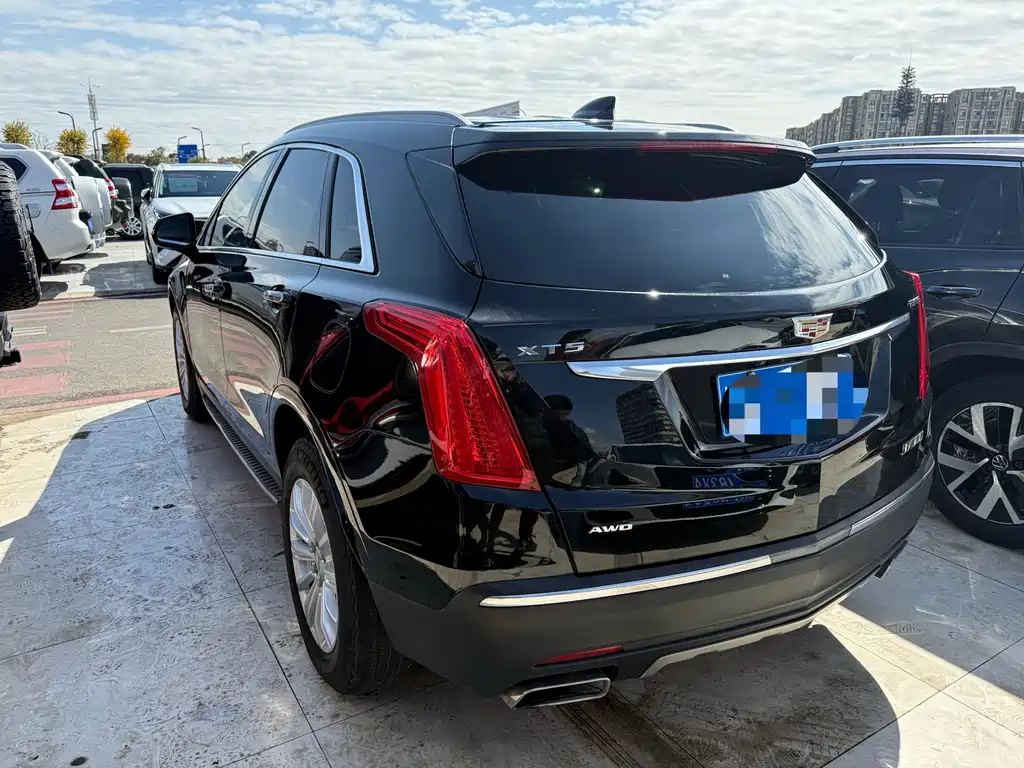 CADILLAC XT5