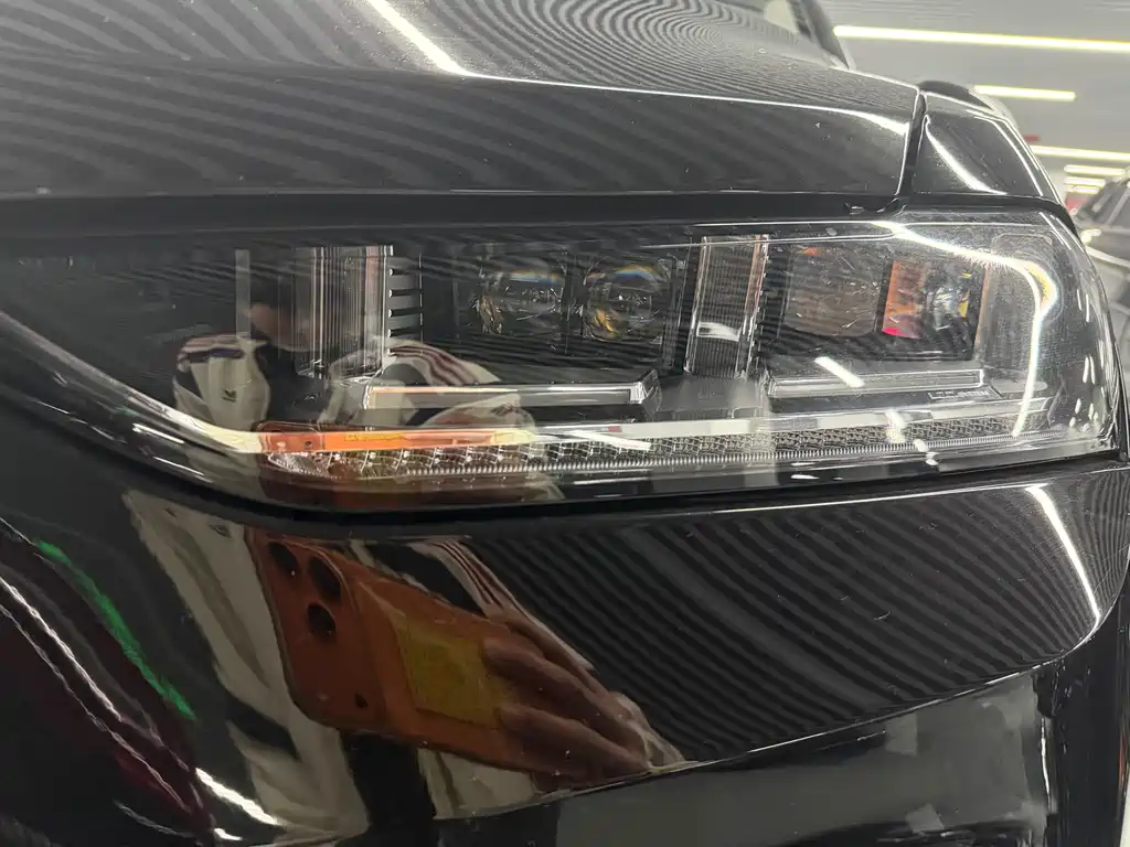 WEI PAI WEI BRAND VV7