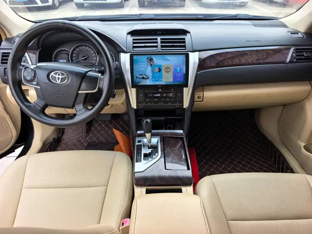 Toyota Camry — миниатюра 9