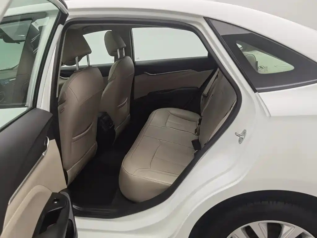 Buick Excelle — миниатюра 15