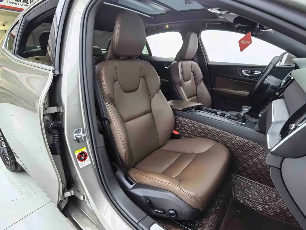 Volvo S60 — миниатюра 10