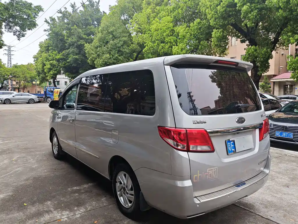 JAC Motors RUIFENG M4