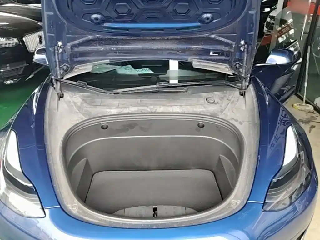 Tesla Model 3 — миниатюра 20