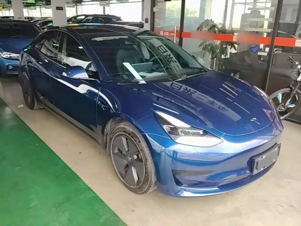 Tesla Model 3 — миниатюра 4