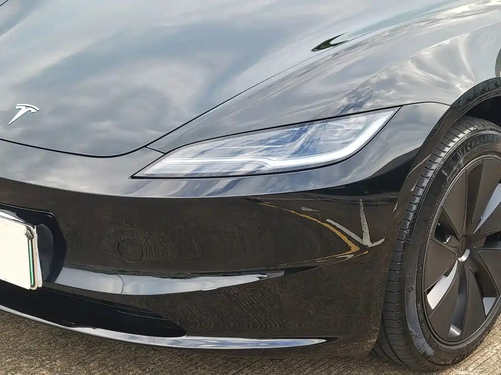 Tesla Model 3 — миниатюра 4