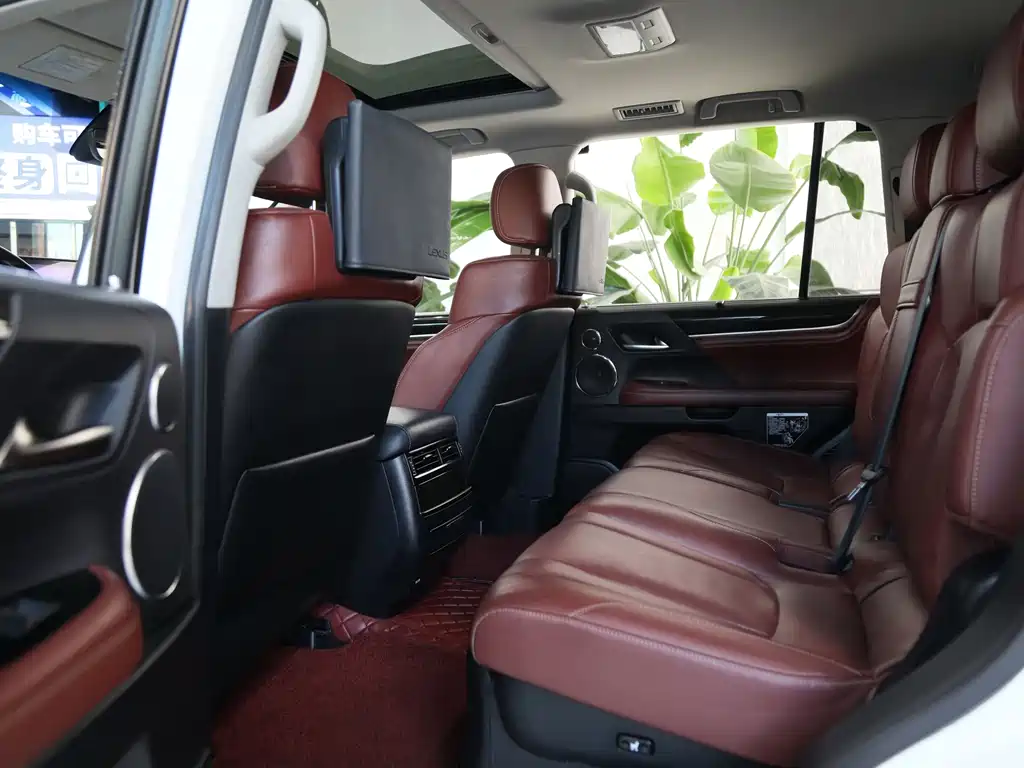 Lexus LX — миниатюра 18