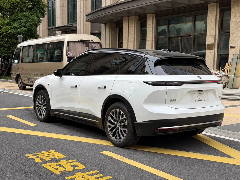 NIO ES6 — миниатюра 18