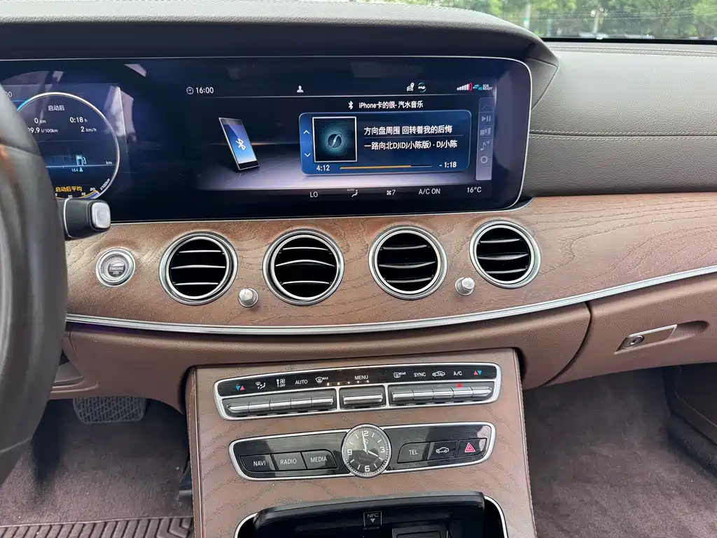 Mercedes-Benz E-Class — миниатюра 8