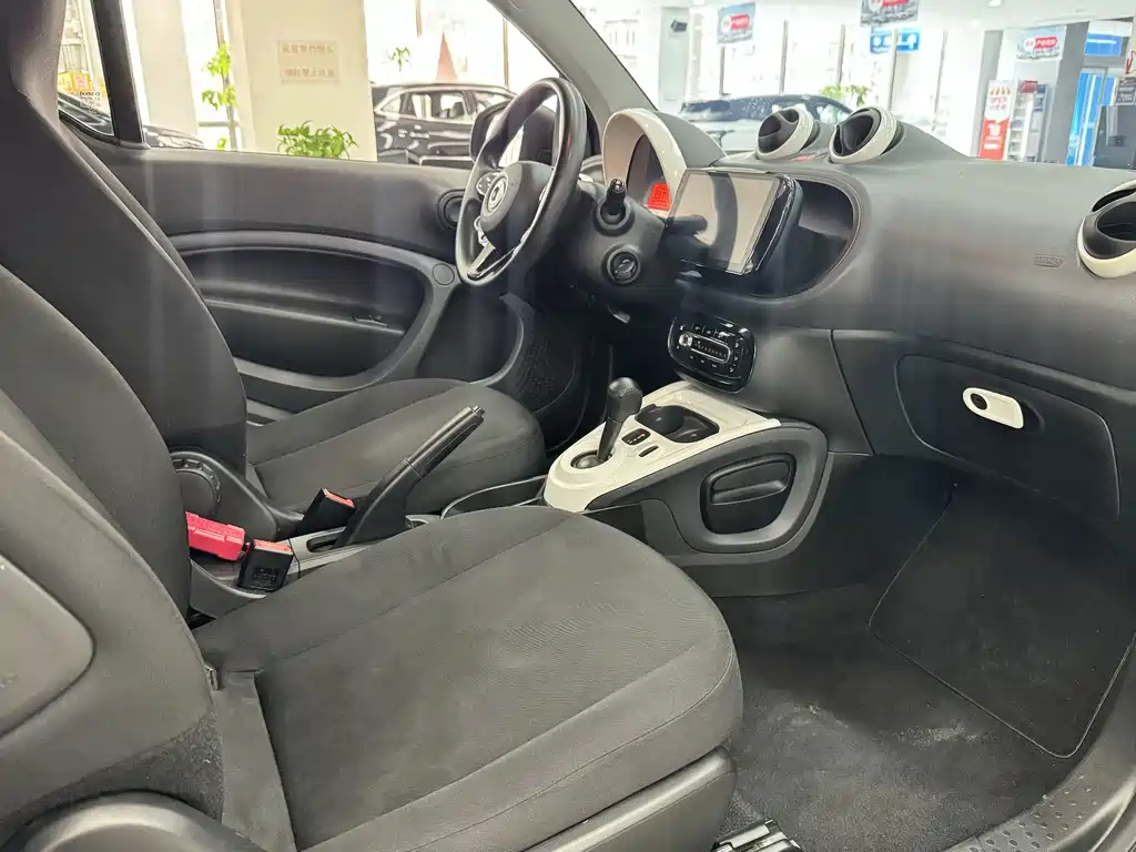 smart Smart Fortwo — миниатюра 9