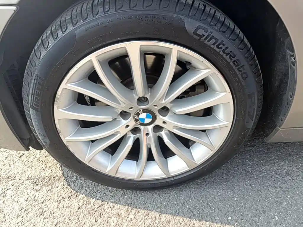 BMW 5 Series — миниатюра 23