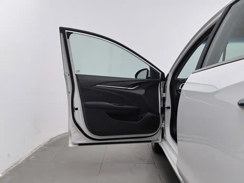Buick Excelle — миниатюра 8