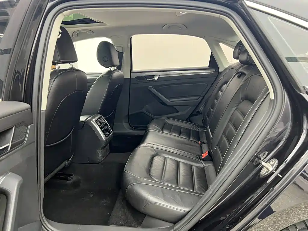Volkswagen Passat — миниатюра 7
