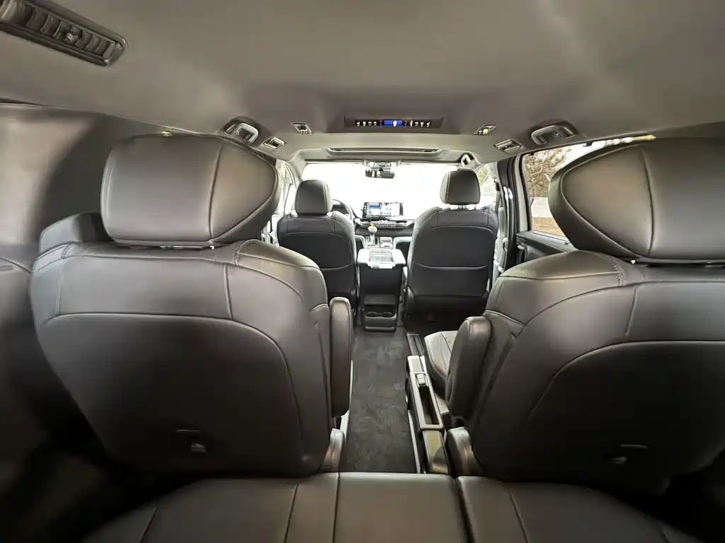 Toyota Sienna — миниатюра 13