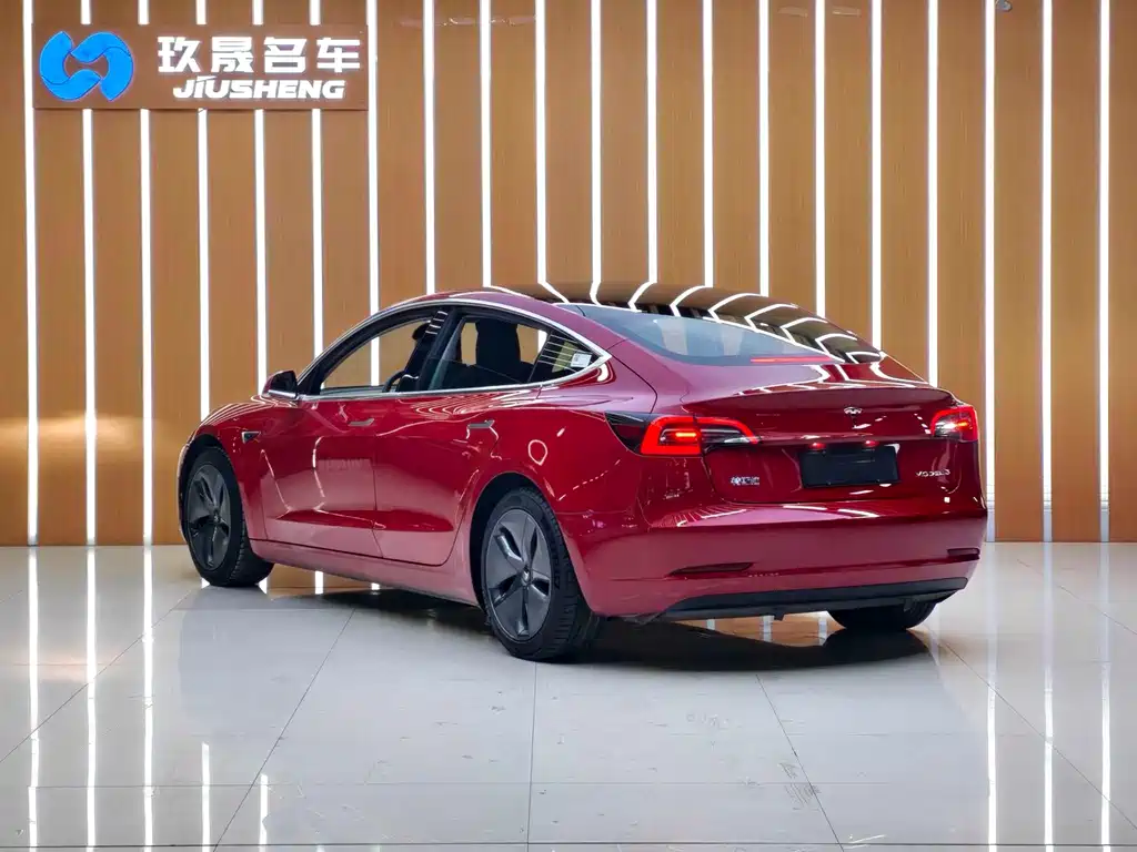 Tesla Model 3 — миниатюра 17