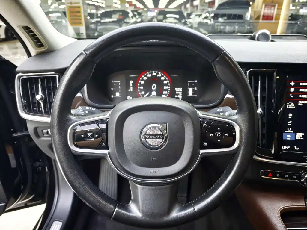 Volvo S90 — миниатюра 12