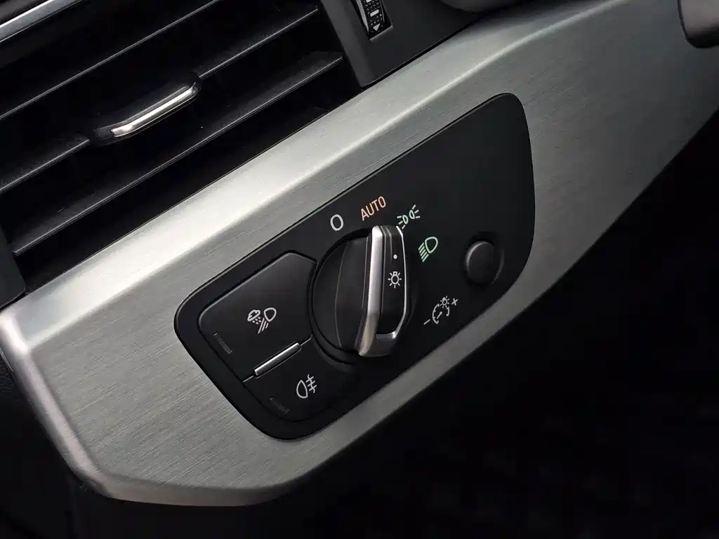 Audi A4L — миниатюра 18