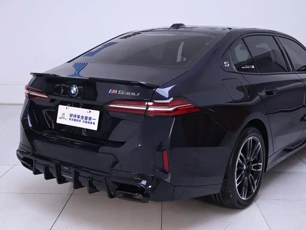 BMW 5 Series — миниатюра 8
