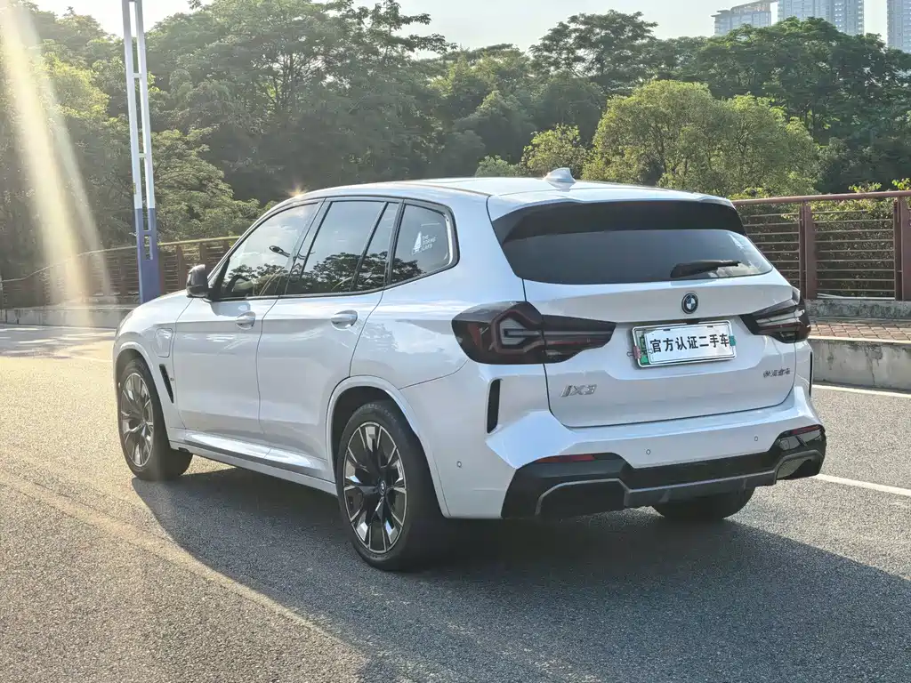 BMW iX3 — миниатюра 19
