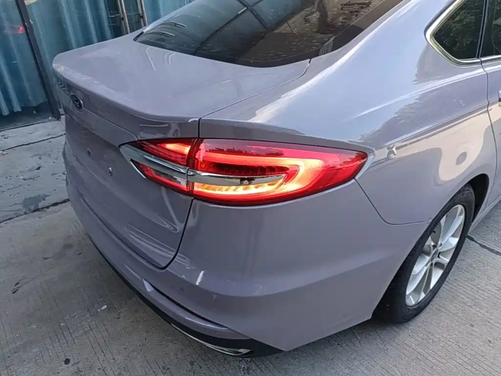 Ford Mondeo — миниатюра 8