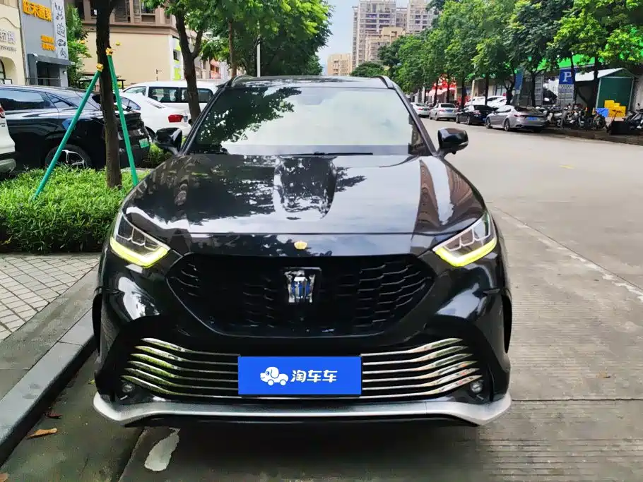 Toyota Crown Kluger — миниатюра 2