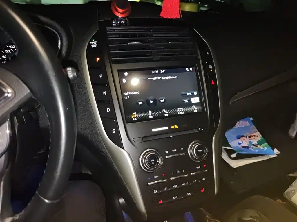 Lincoln MKC — миниатюра 14