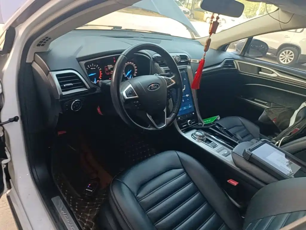 Ford Mondeo — миниатюра 10