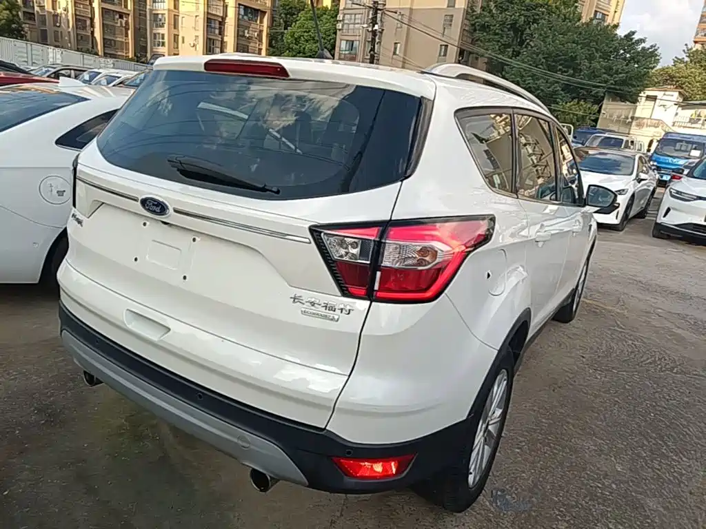 Ford Kuga — миниатюра 7